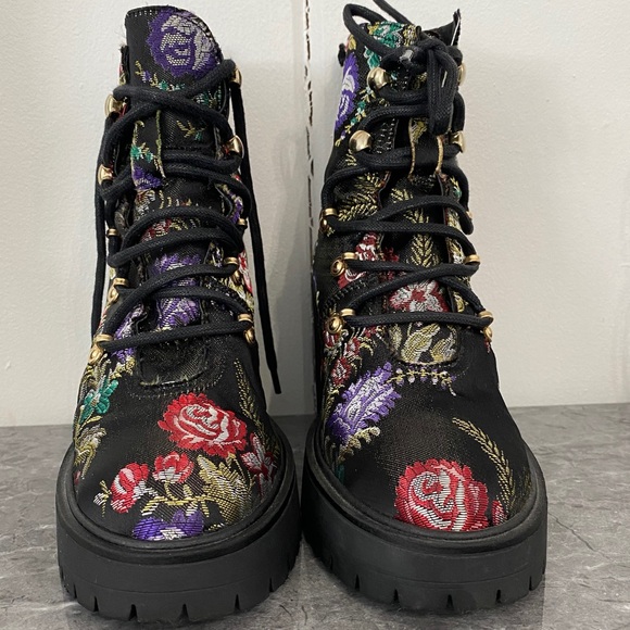VAGABOND *NIB* tapestry floral chunky rubber tread heeled boots ⇒ Anthropologie - Picture 8 of 12